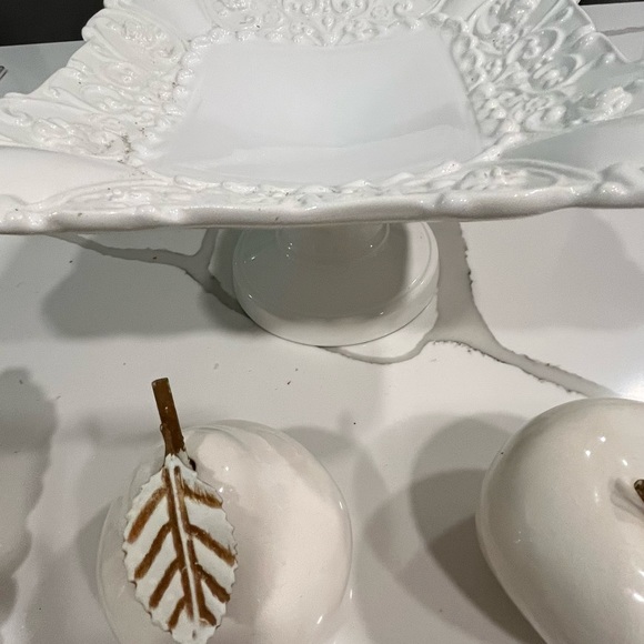 FRUIT TRAY STAND OFF WHITE WITH FRUIT - Picture 4 of 16